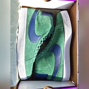 Nike SB Blazer Mid Noble Green size 13 RARE NIB Suede Skateboarding Sneaker